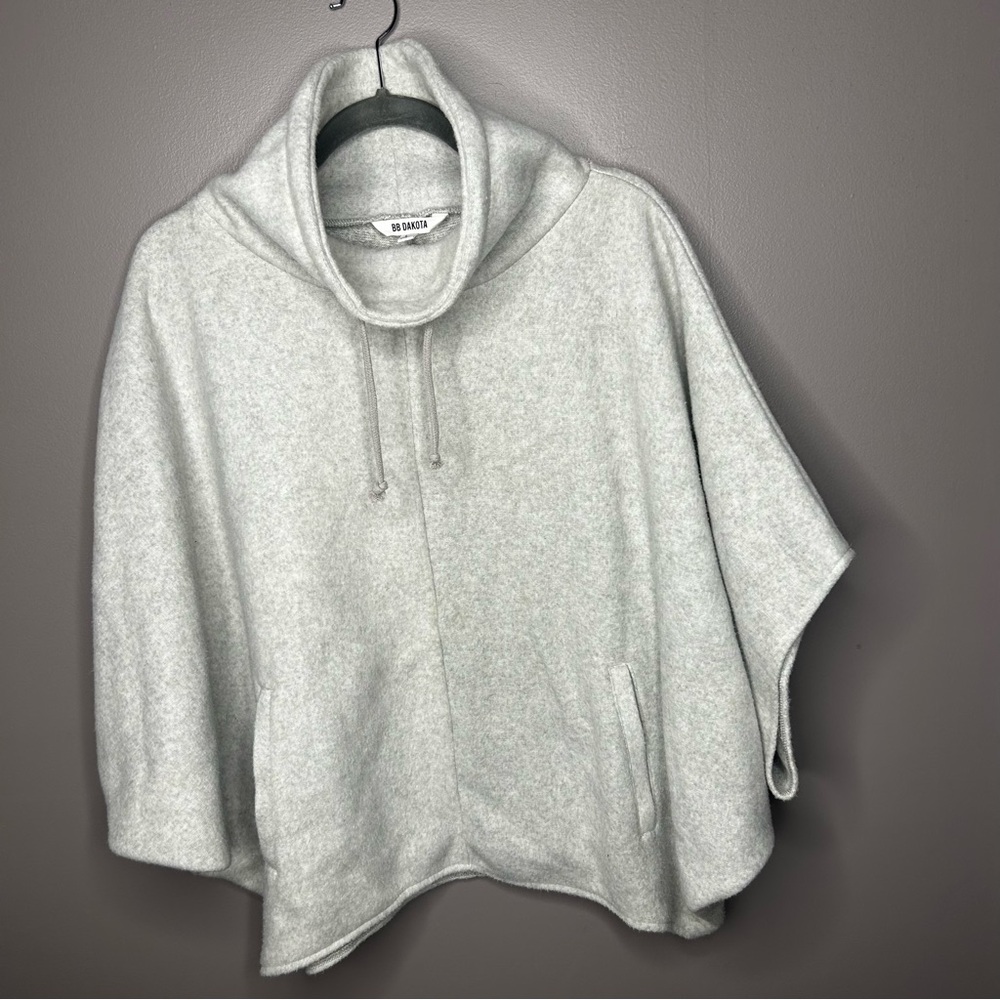 BB Dakota Light Gray Sweater Poncho Womens size L